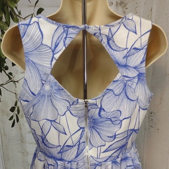 Danny & Nicole Blue Floral Fit Dress - Picture 6 of 9